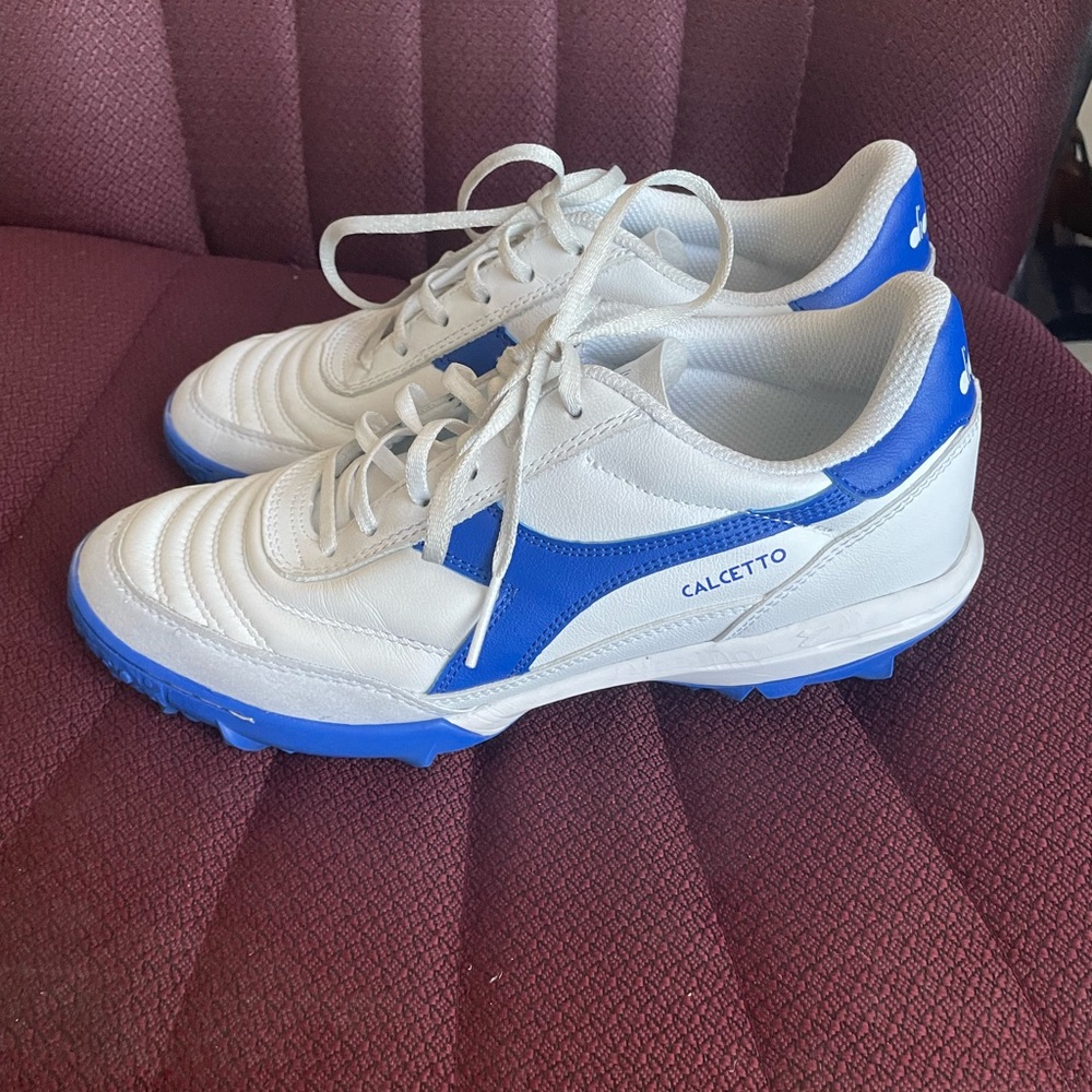 Diadora Calcetto II Turf Soccer Cleats 
Size 9